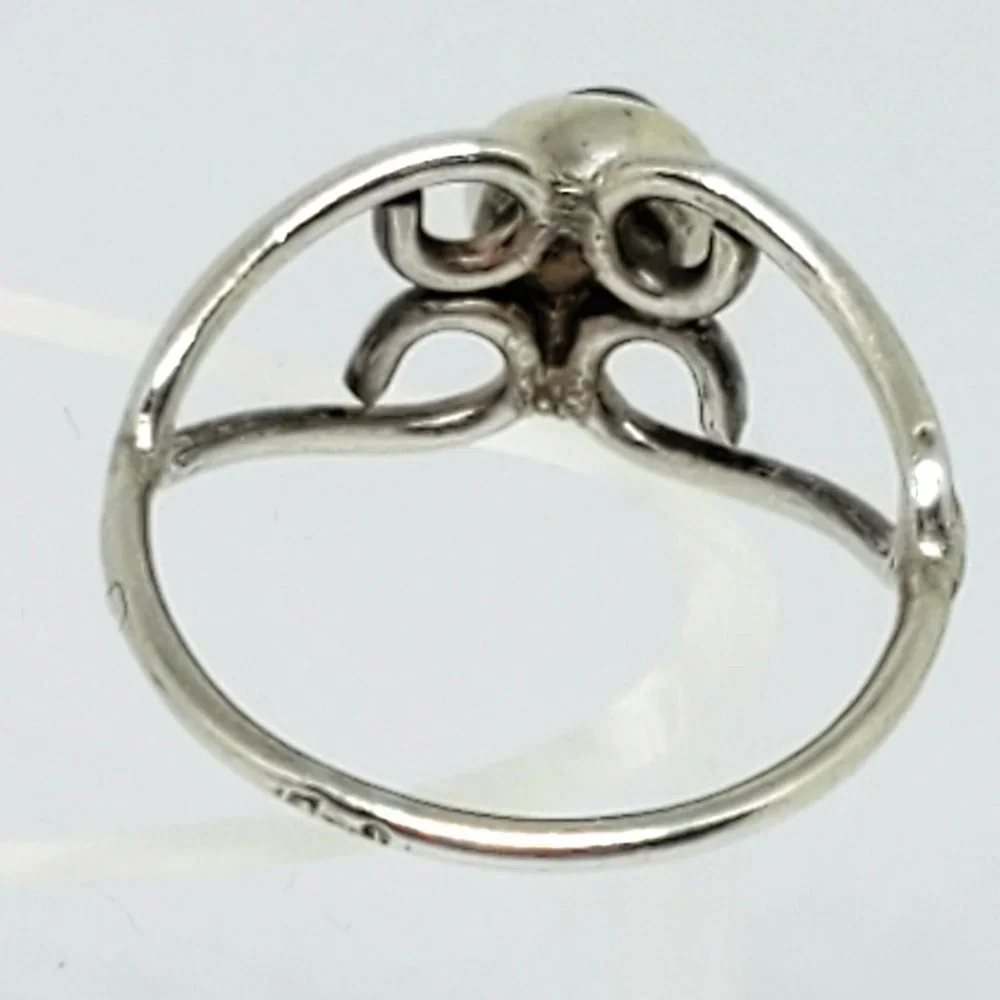 Stunning Dainty Open Scroll Work Deep Blue Round Stone in Sterling Silver Ring